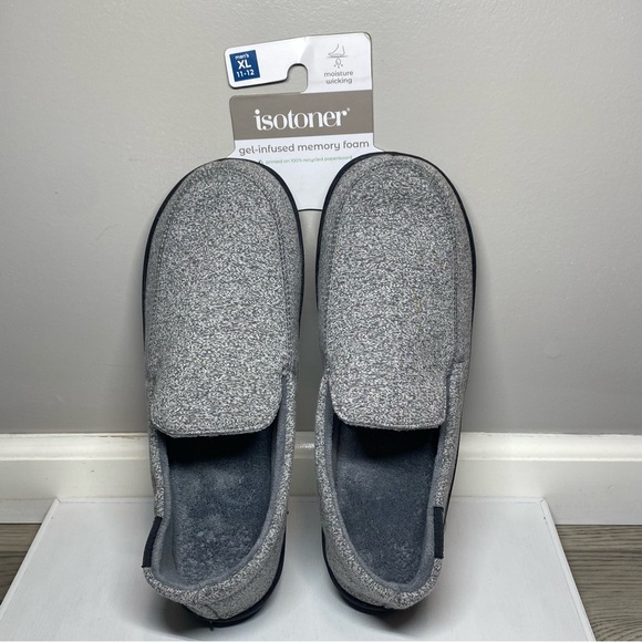 Isotoner Gel Infused Memory Foam Slippers Men’s XL (11-12) Gray Moisture Wicking - Picture 10 of 10
